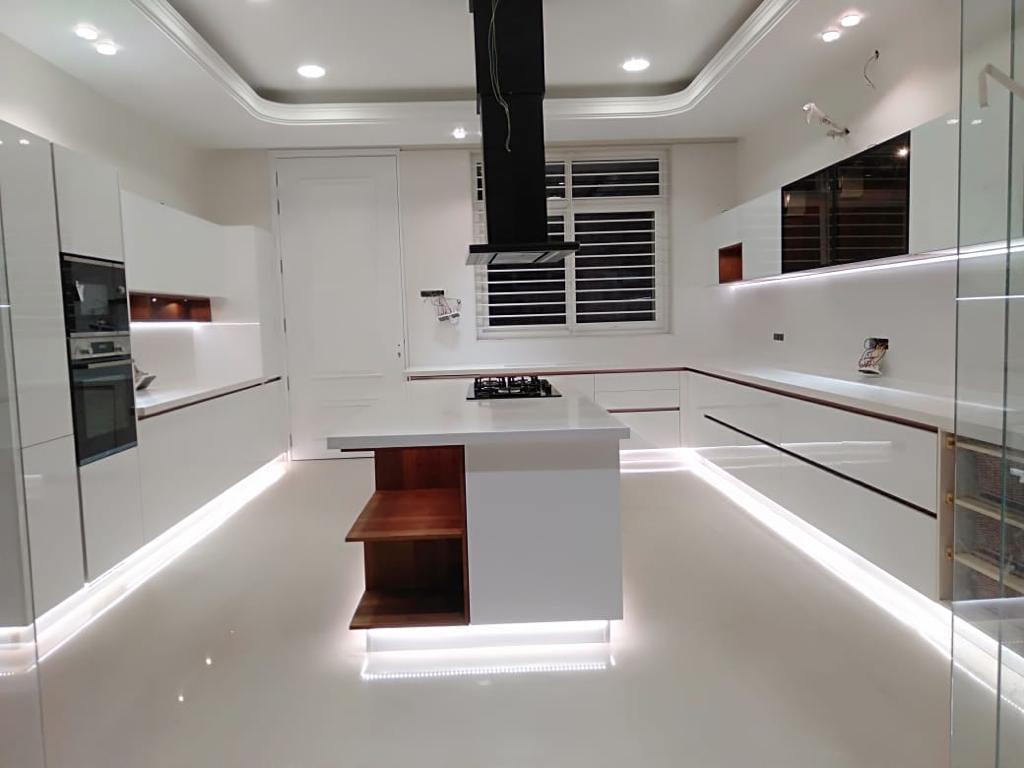 Kitchen Installation — Wide Layout, Kanpur